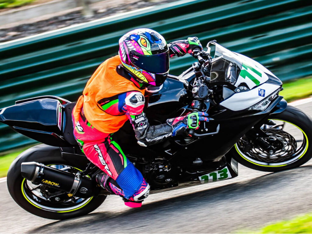 Annabelle McCarthy racing the Ninja 400 on her first visit to Donington Park and secured at 3rd position